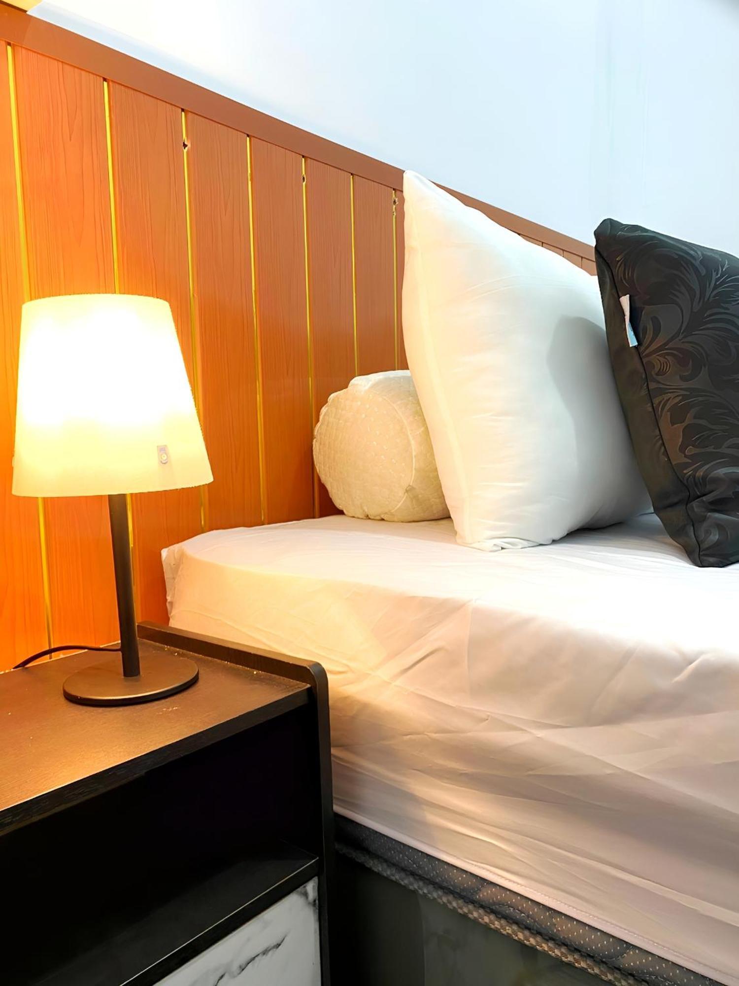 Jogja Day Inn Jogjakarta Buitenkant foto